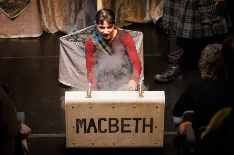 Shakespeare in a Suitcase – Macbeth | © Foto: Claire Haigh